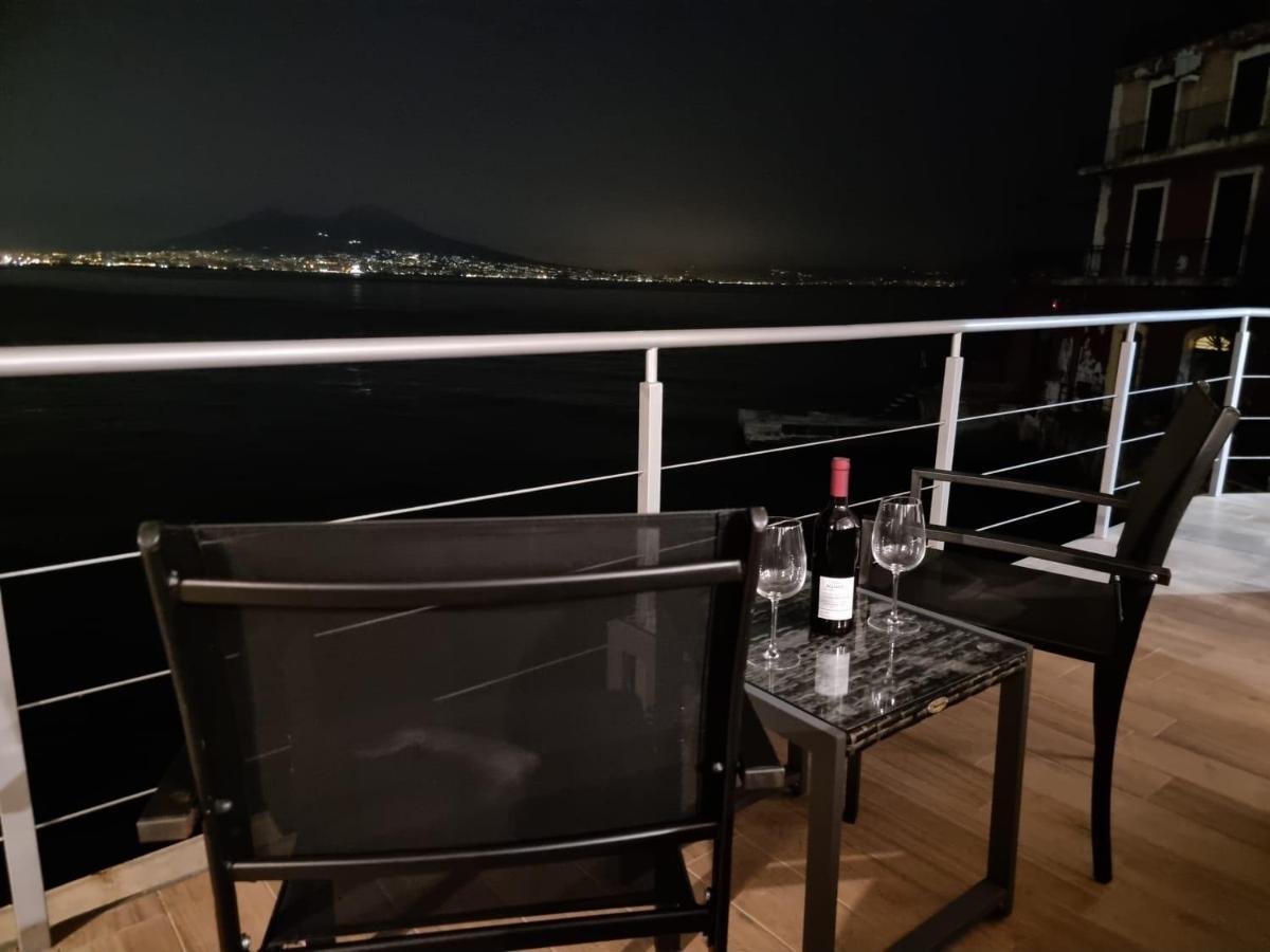 Апартаменты La Casa Sull' Acqua Неаполь Экстерьер фото
